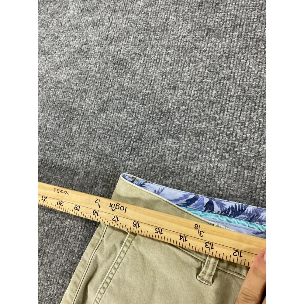 Tommy Bahama Island Zone Shorts Mens 33 Khaki Beige Chino Golf Travel Casual